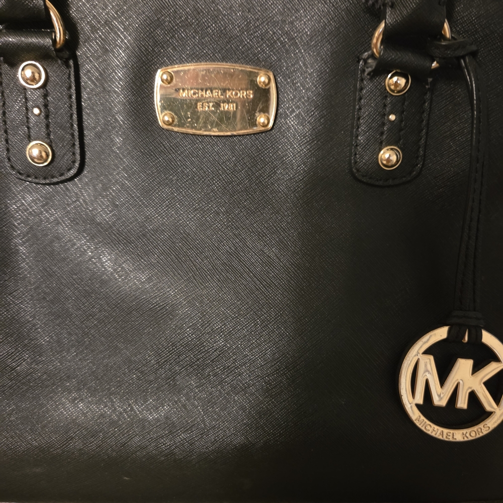 VEUC. Michael Kors Black Satchel !! Gorgeous Bag!! - Picture 4 of 13